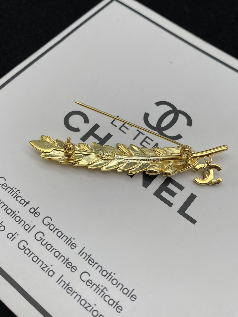 Chanel Glass Pearl Cc Gold Brooch (16) - www.newkick.vip